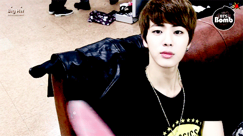 WE NEED TO GUARD HER : 01 | 인스티즈