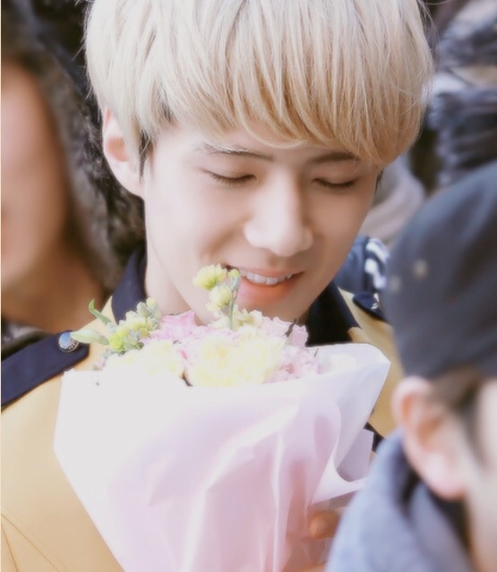 [EXO/오세훈] 여친병신오세훈X얼굴가리면남자김징어_01 | 인스티즈