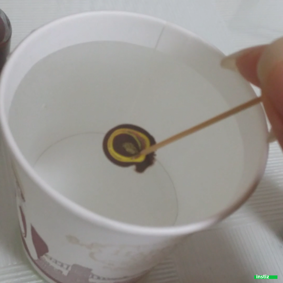 새로운 매니큐어 바르기를 시도해봤어요 | 인스티즈