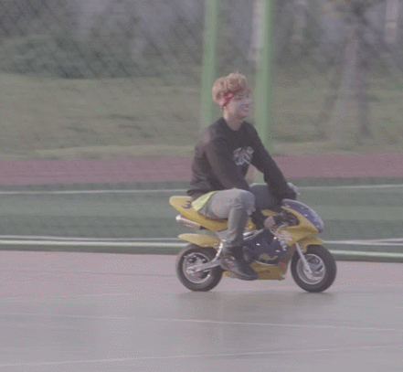 반다나가 역대급으로 잘 어울리는 아이돌 ㄷㄷㄷ.jpg (입덕주의) | 인스티즈