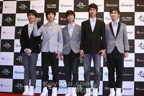 사진 두장이 보여주는 아이돌그룹의 성장.jpg | 인스티즈