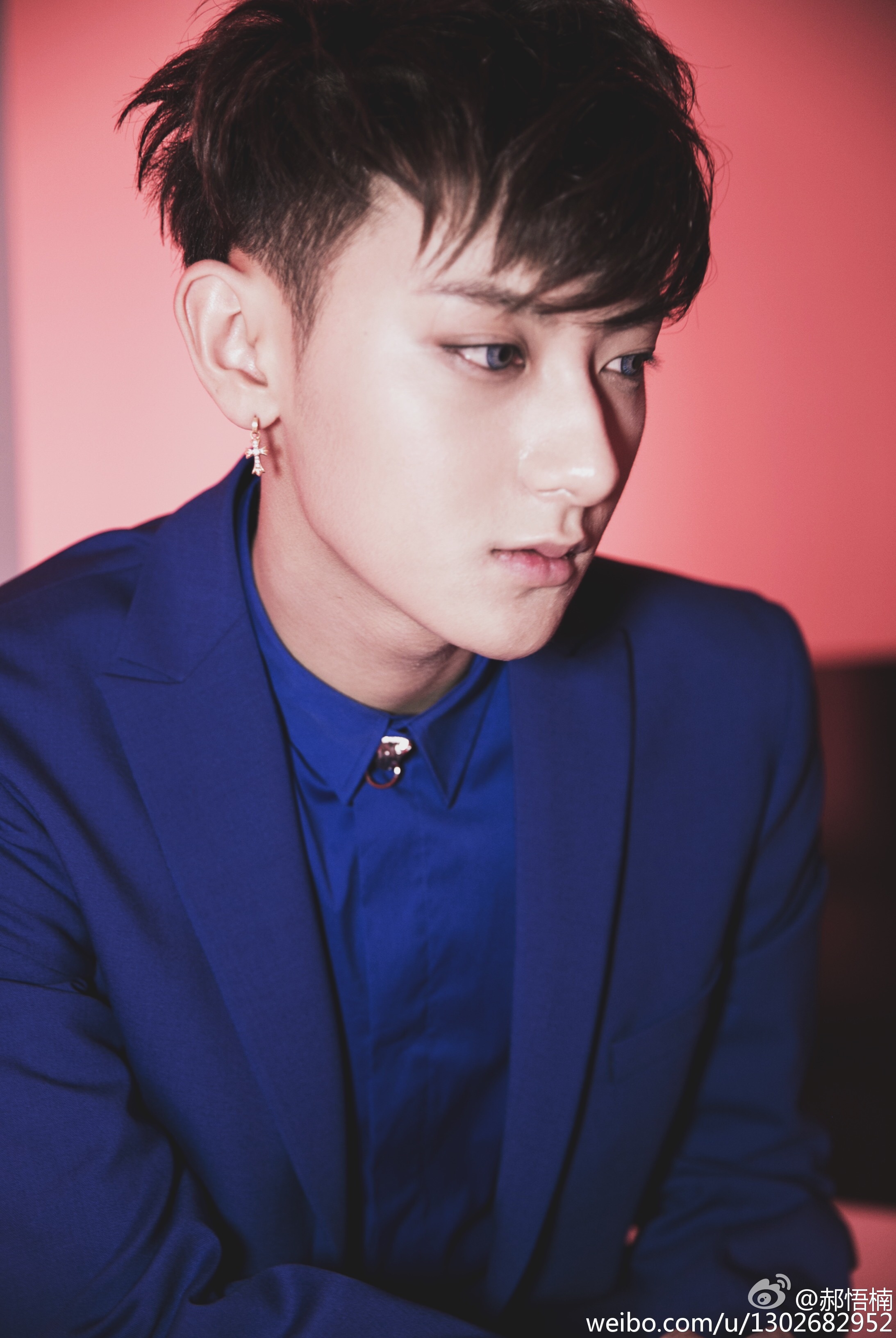 베르수스 베르사체가 최초로 브랜드쇼에 초대한 아시안 셀러브리티 | 인스티즈