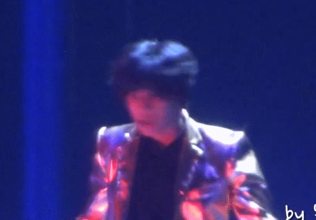 취향저격 쩌는 퇴폐미 쩌는 아이돌 콘서트 무대 甲 | 인스티즈