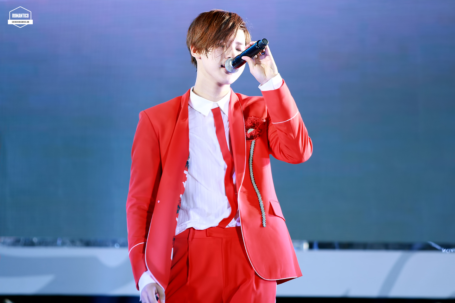 실물이랑 비슷한 사진 찾기 힘들다는 남아이돌 | 인스티즈