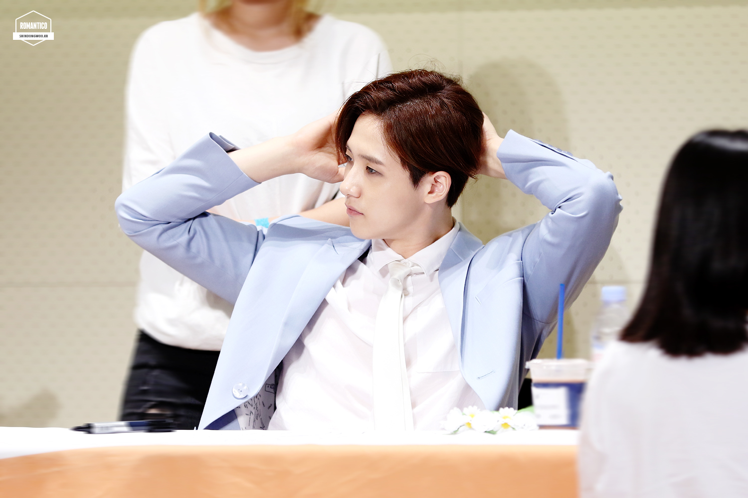 실물이랑 비슷한 사진 찾기 힘들다는 남아이돌 | 인스티즈