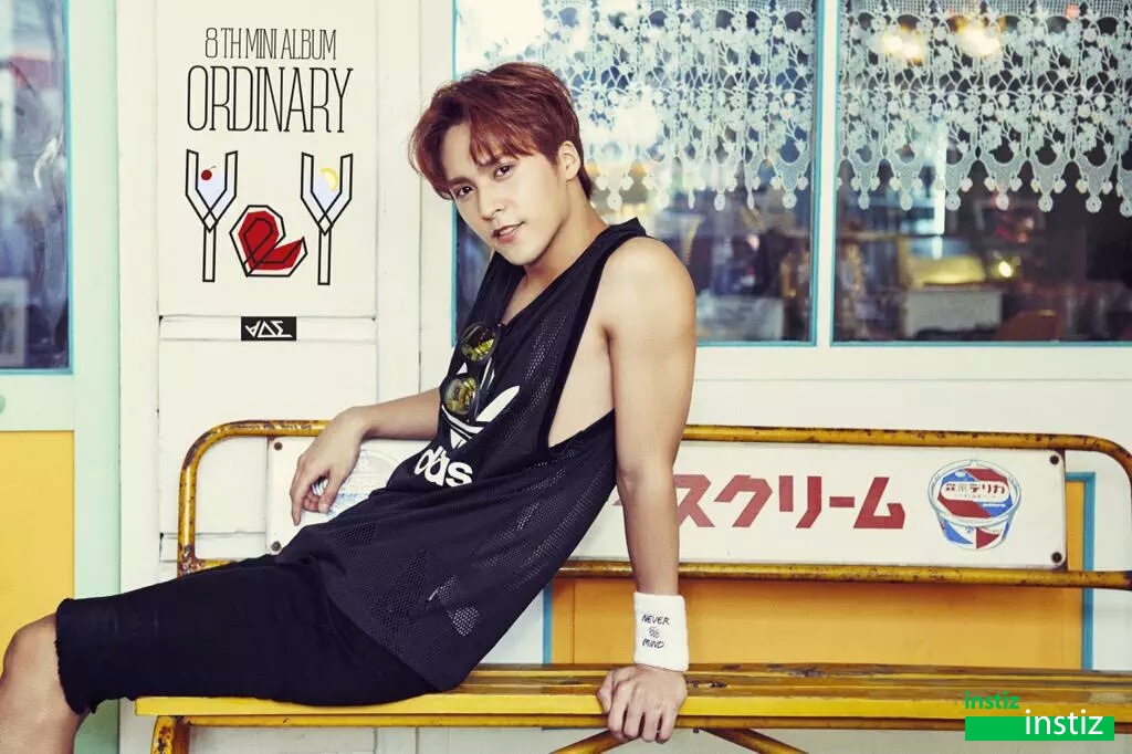 해외를 방문한 아이돌에게 고의적으로 보이는 물건던지기 | 인스티즈