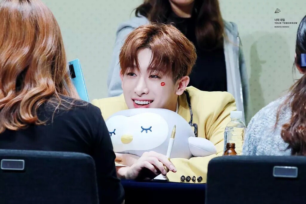 한 남돌이 중국씩이나 가서 애타게 찾던 음식 | 인스티즈