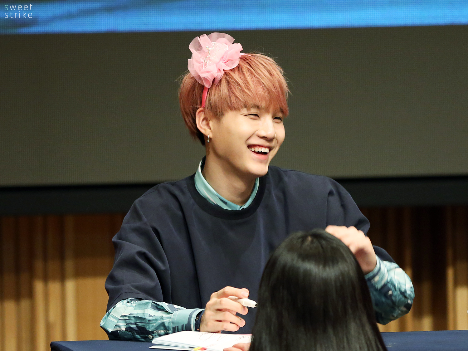 웃는거 예쁜 아이돌 누구있나요! | 인스티즈