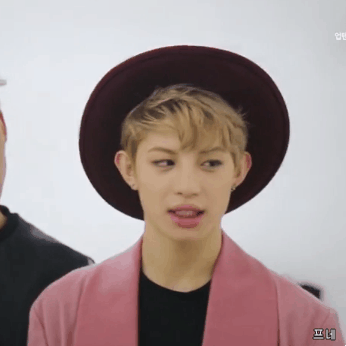 입술 진짜 두꺼운 신인아이돌ㄷㄷㄷ | 인스티즈