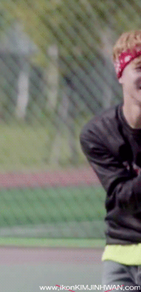 반다나가 역대급으로 잘 어울리는 아이돌 ㄷㄷㄷ.jpg (입덕주의) | 인스티즈