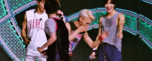 좀 미친거같은 오늘자 아이돌 콘서트ㅋㅋㅋㅋㅋㅋ.jpgif | 인스티즈