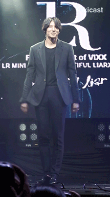 이제 하다하다 발 비율도 쩌는 아이돌 | 인스티즈