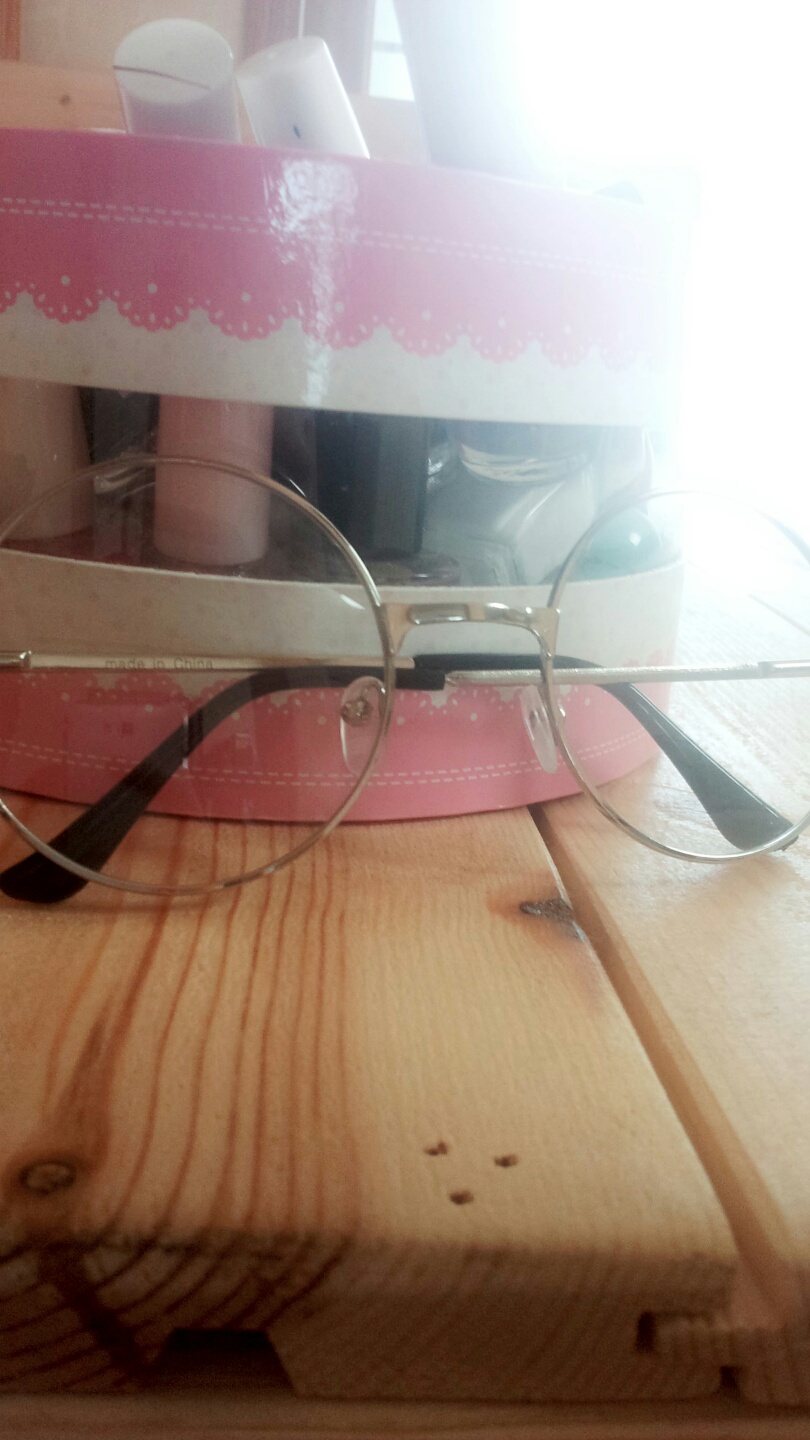 섀도우 컨실러 안경 틴트 다양하게 팔아요!!!!!!!! 급처합니다 ㅠㅠ | 인스티즈