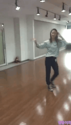 오늘자 미친 것 같은 크리스탈ㅋㅋㅋㅋㅋ(feat.엠버) | 인스티즈