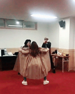 사람들이 잘 모르는 크리스탈 장난끼 gif (feat.바바리맨) | 인스티즈