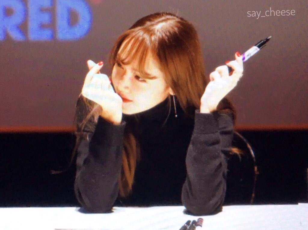 손가락 하트 처음 해본다는 제시카.jpg | 인스티즈