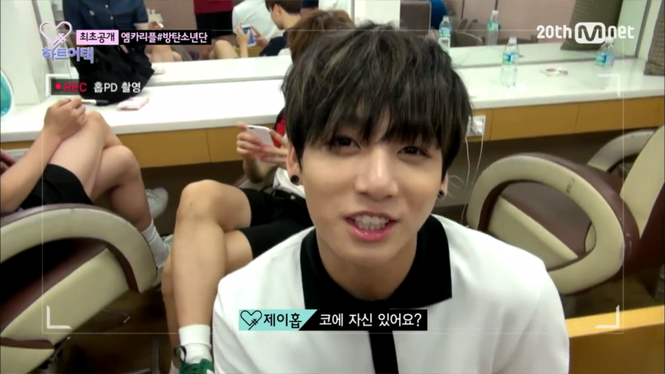 흔한 남자아이돌이 셀카 찍는 노하우.bts | 인스티즈