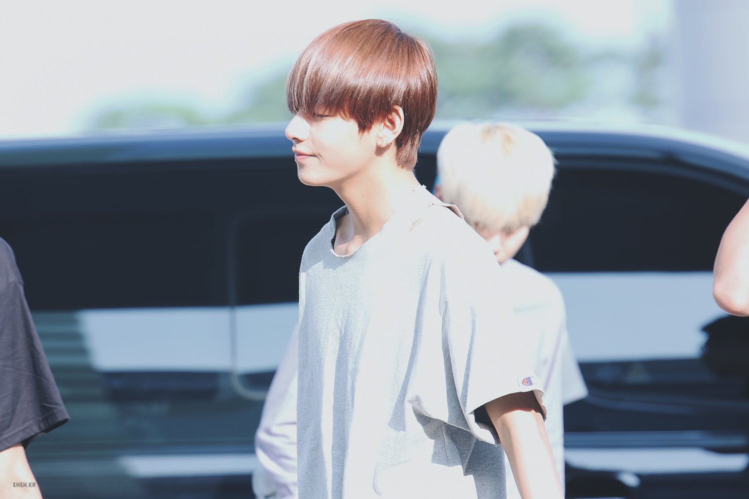 ㄱ 뷔공러 영업 시작합니다. 태황제님의 백성들은 모두 고개를 들어 주세요 | 인스티즈