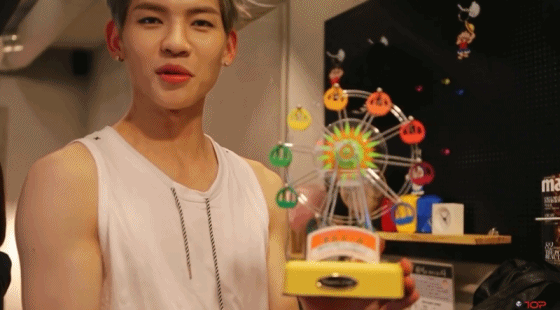 근육미 터지는 업텐션 쿤 | 인스티즈