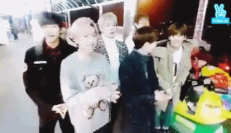 휴게소가서 신난 아이돌 | 인스티즈