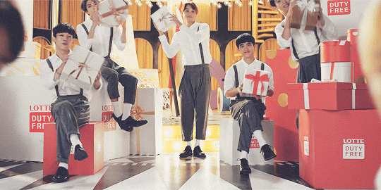 최근들어 부쩍 더 친해져 쌍귀여움 폭발하는 백현 시우민 (feat. 멍냥즈) | 인스티즈