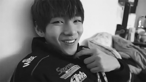 방탄소년단) 말바보김태형.....단언컨데 이영상을보시고 멀쩡히나가실수있는덕후는 없을것입니다 | 인스티즈