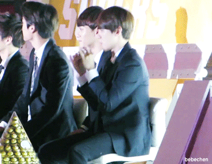 [EXO/OO] 알바하는 고깃집에서 홍일점인 썰09 | 인스티즈