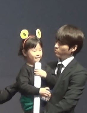 한번쯤 봐두면 정신건강에 해로운 남자아이돌 짤들.gif | 인스티즈