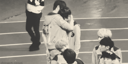 [EXO/세종찬백] 세희야, 현아야, 사실 너네 아빠들은 울보란다 02 | 인스티즈