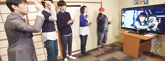 본격 덕후와 함께 리얼 덕후 체험 하는 남자 아이돌 그룹 | 인스티즈