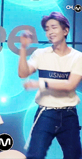 데뷔곡과 이어지는 곡을 7년만에 발표했던 아이돌그룹.gif | 인스티즈