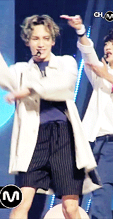 데뷔곡과 이어지는 곡을 7년만에 발표했던 아이돌그룹.gif | 인스티즈