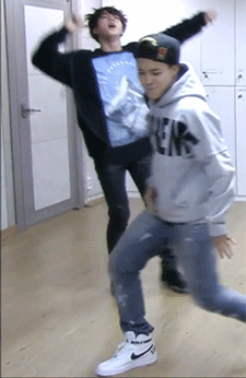 [방탄소년단/박지민] 온도차 쩌는 법대생 지민이 썰 02. 박지민은 몸치다? | 인스티즈