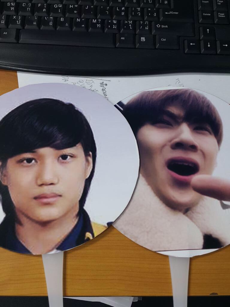 한 아이돌이 콘서트에서 팬을보고 웃는 이유.exo | 인스티즈