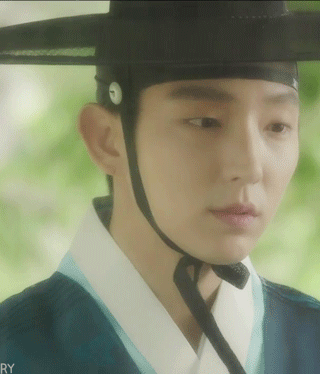 한 배우의 인간-뱀파이어 웃음 차이 | 인스티즈