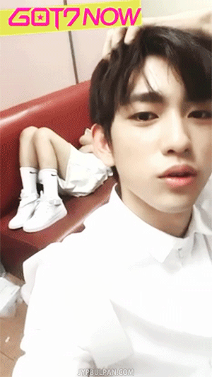 평소에 책 많이 읽는다는 아이돌 숙소공개 & 인터뷰 언행 클라스 ㄷㄷ | 인스티즈