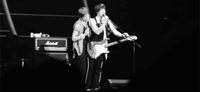 어느 아이돌이 옛 여친 떼어내는 방법.txt | 인스티즈