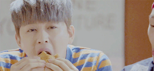 아이콘은 인간적으로 햄버거 CF 하나 찍어야합니다 | 인스티즈