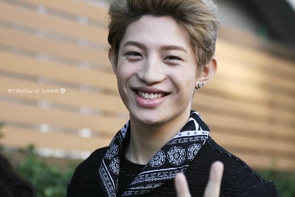 오늘자 햇살 받아 반짝반짝 빛나는 신인 아이돌 업텐션 출근길 모음.jpg | 인스티즈