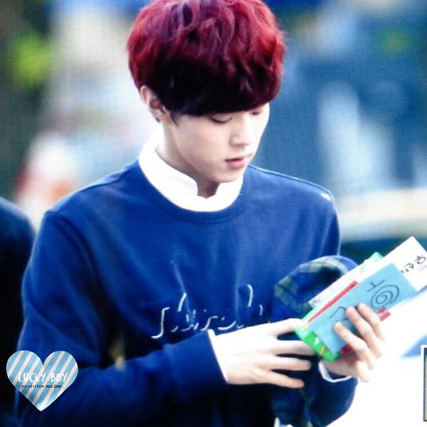 오늘자 햇살 받아 반짝반짝 빛나는 신인 아이돌 업텐션 출근길 모음.jpg | 인스티즈