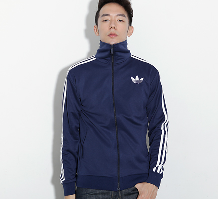 아디다스+나이키 져지를 합쳐놓은 한 아이돌의 무대 의상 | 인스티즈