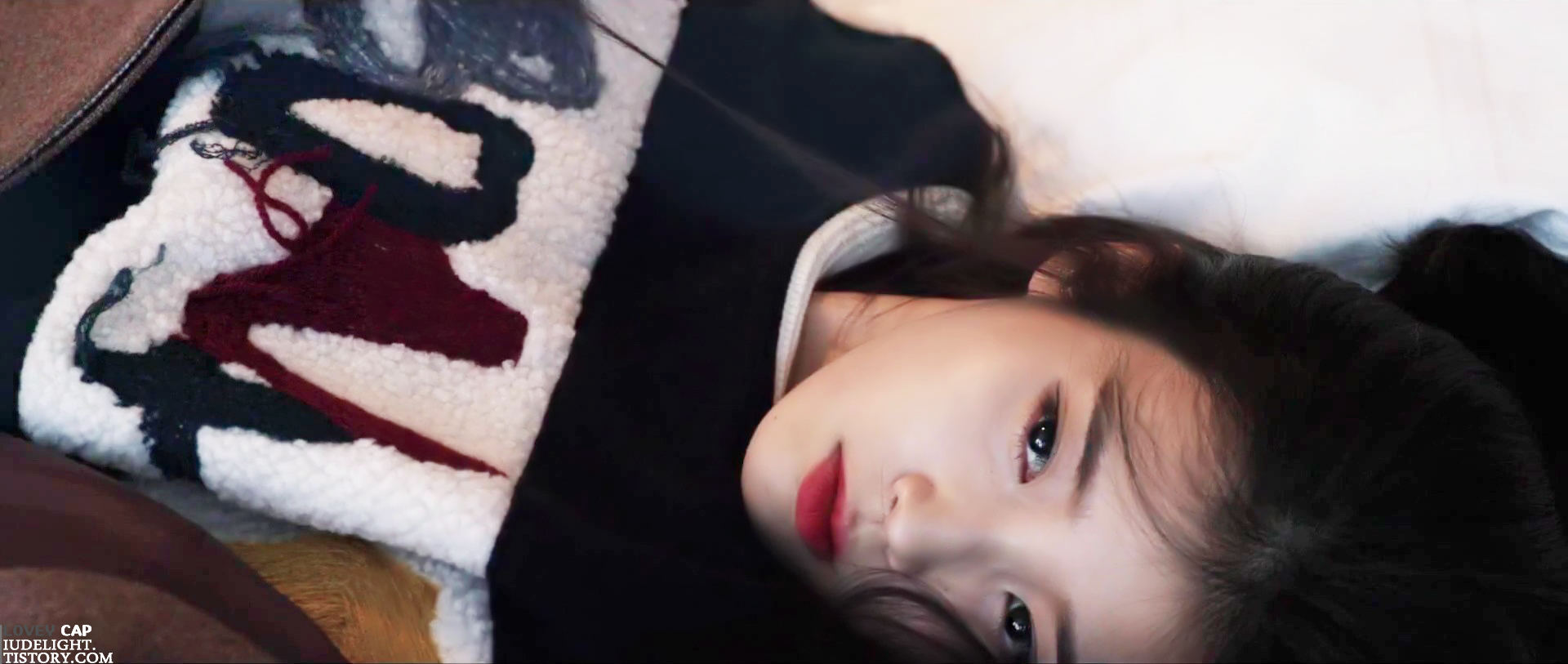 지금 아이유 팬들 사이에서 난리 난 화보 ㄷㄷㄷ | 인스티즈