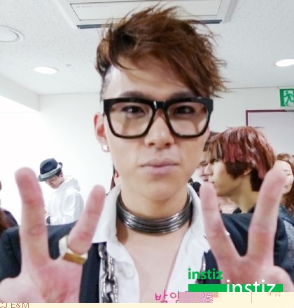 데뷔부터 지금까지 한 아이돌의 머리 변화 | 인스티즈