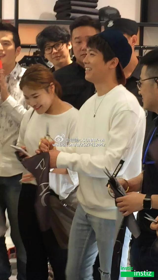 팬들 말듣고 흑발로 돌아와서 리즈찍는 남자아이돌 | 인스티즈