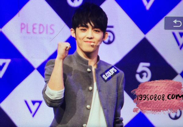 흑발한 뒤 요즘 계속 눈에띄는 아이돌 | 인스티즈