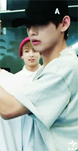 ㄱ 뷔공러 영업 시작합니다. 태황제님의 백성들은 모두 고개를 들어 주세요 | 인스티즈