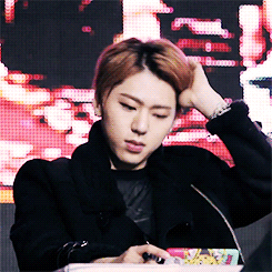 앞머리_기르는데_거지존이다.gif(feat.지코) | 인스티즈