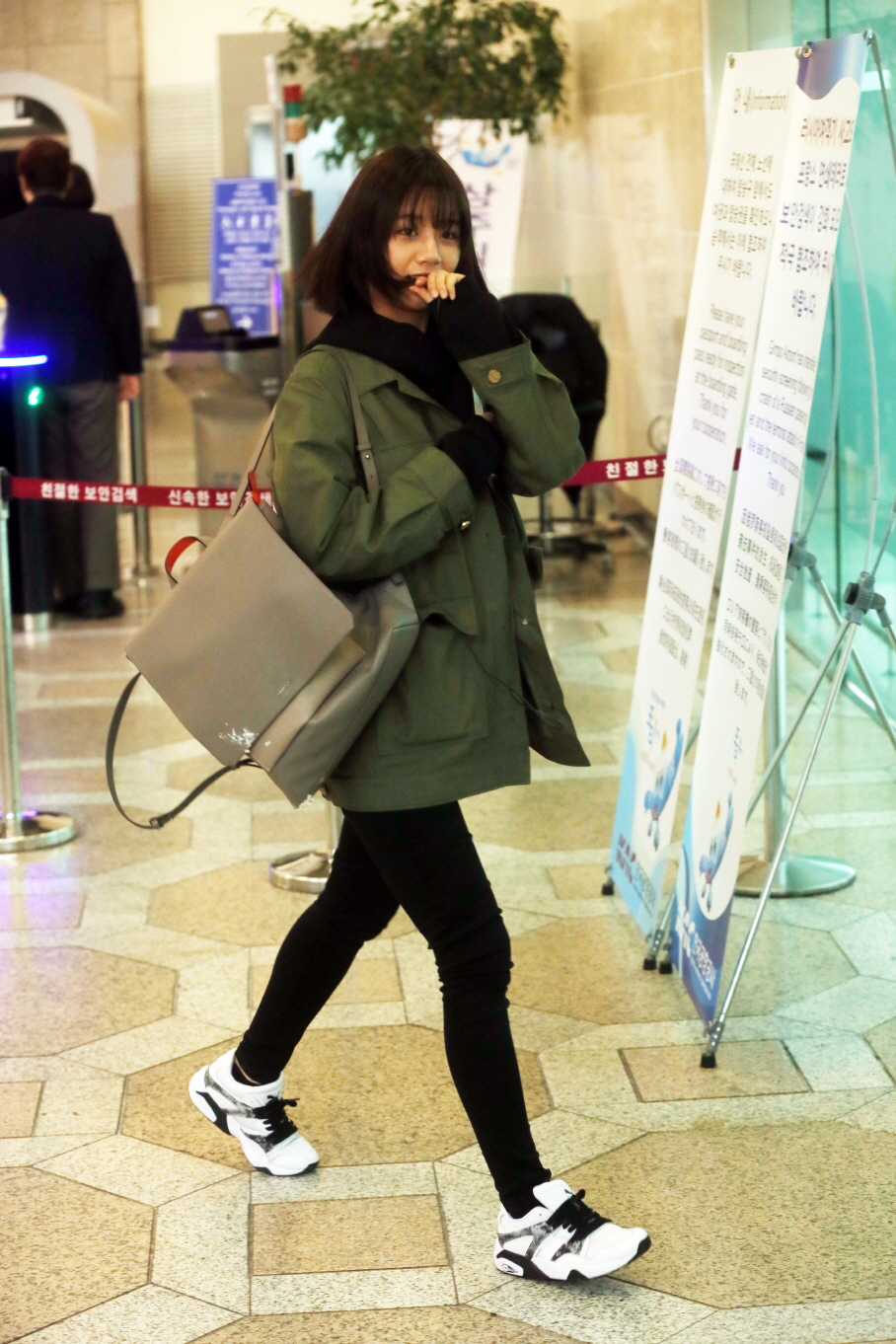 뭔가 이상한 오늘자 걸스데이 출국 사진 (Feat.생크림) | 인스티즈