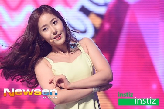 여자친구 신비를 보면 생각나는 연예인 2명 | 인스티즈