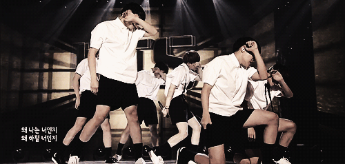 아무리 생각해도 무릎성애자인 것 같은 소속사 | 인스티즈